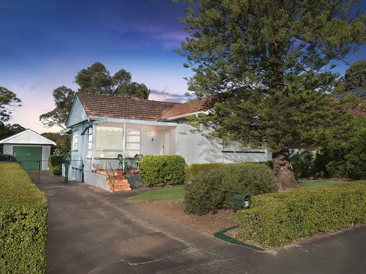31 Kennedy Street, Picnic Point NSW 2213