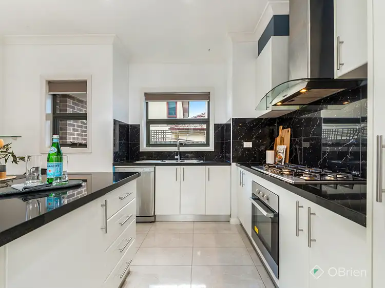 2/7 Seventh Avenue, Dandenong VIC 3175