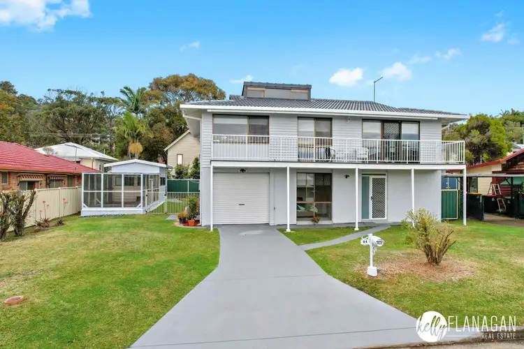 24 Hodgson Street, Crescent Head NSW 2440