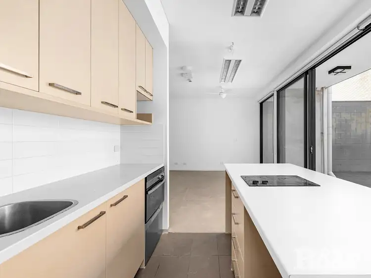 202/77 Jurgens Street, Woolloongabba QLD 4102