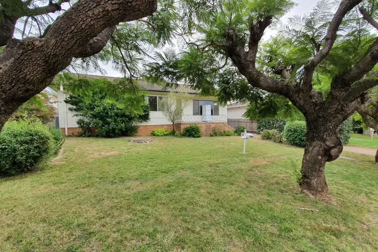 74 Oak Street, Tamworth NSW 2340