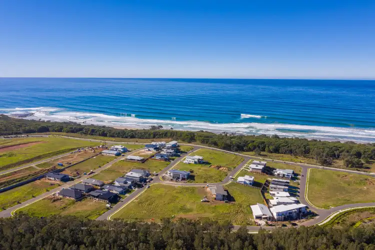 7 Marine Parade, Lake Cathie NSW 2445