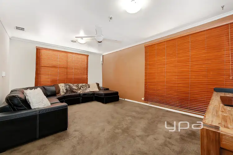 Fifth view of Homely house listing, 4 Melwood Court, Meadow Heights VIC 3048