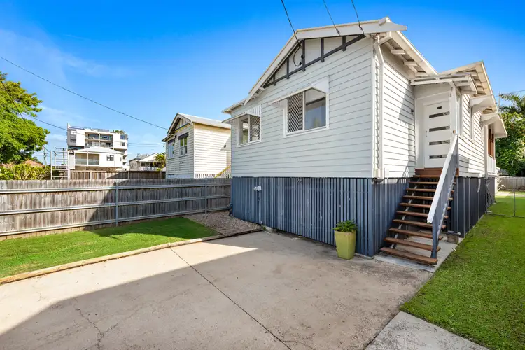 16 Lilly Street, Greenslopes QLD 4120