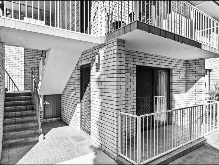 Main view of Homely unit listing, 1/6 Bellevue Road, Armidale NSW 2350