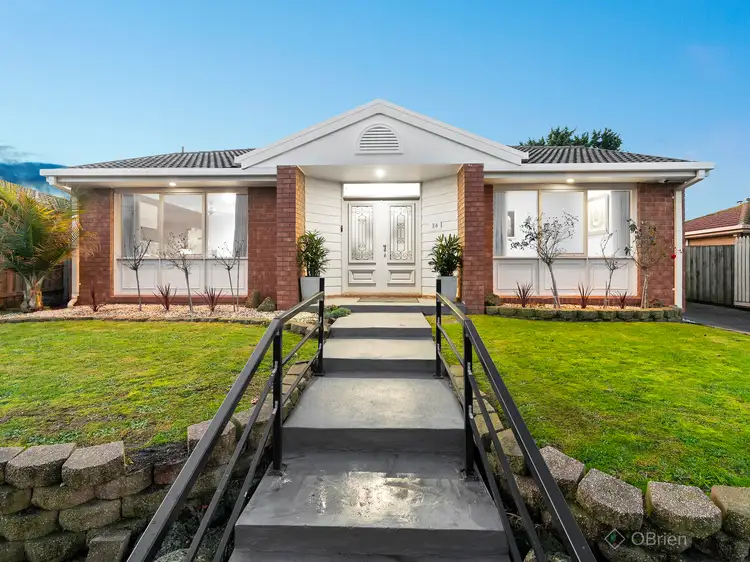 24 Maltravers Crescent, Cranbourne North VIC 3977