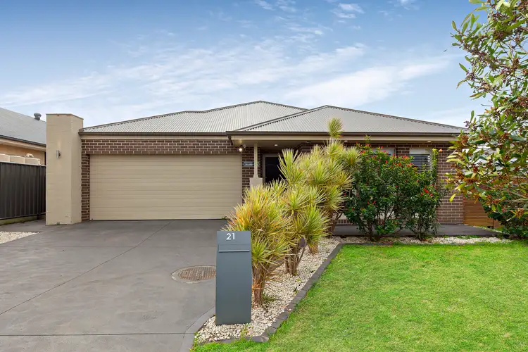 21 Flemmings Crescent, Horsley NSW 2530