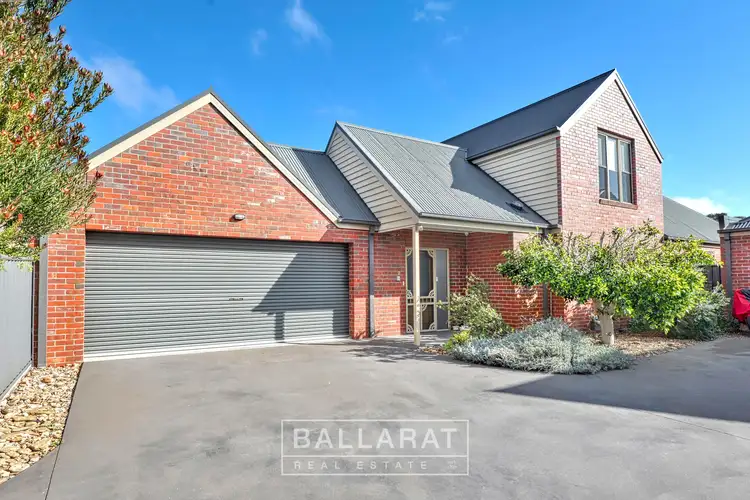 Main view of Homely villa listing, 2/47 Clarendon Street, Maryborough VIC 3465