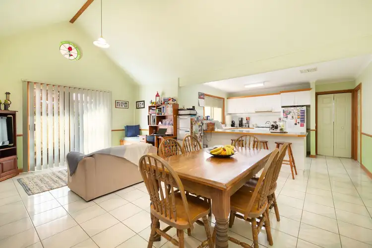 Fourth view of Homely house listing, 2 Kingsbury Court, Wodonga VIC 3690