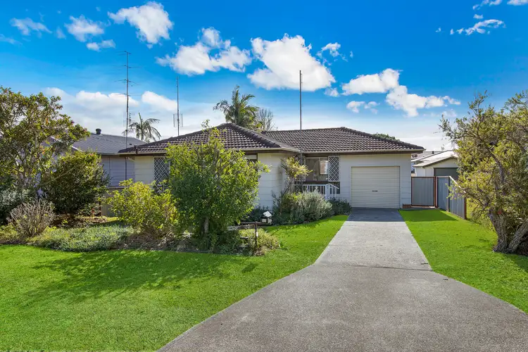 11 Ocean View Road, Gorokan NSW 2263