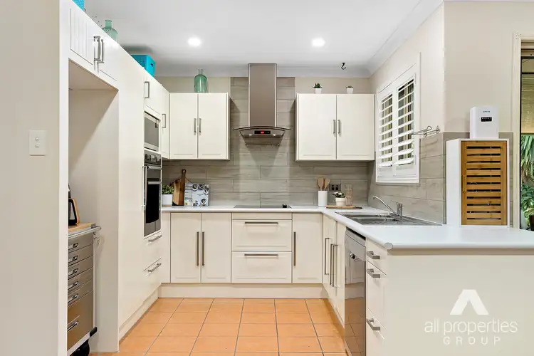 Second view of Homely house listing, 4 Robinson Court, Berrinba QLD 4117