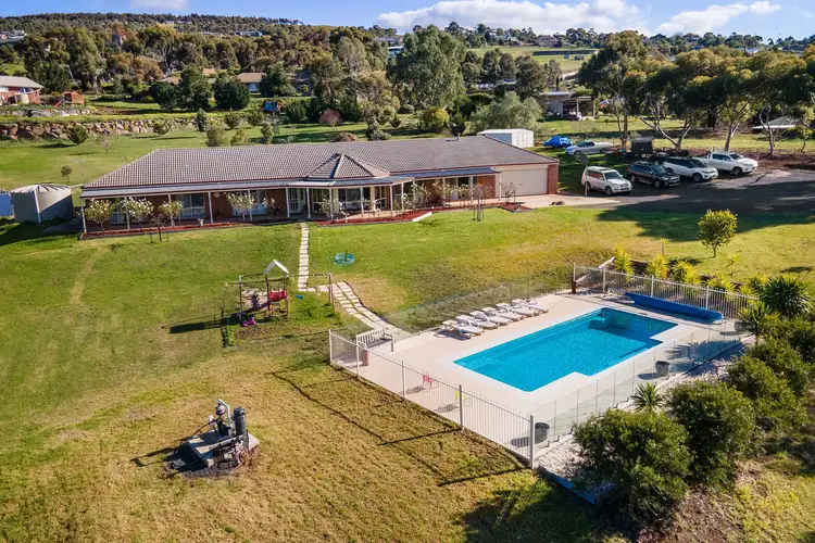 5 Swans Road, Darley VIC 3340