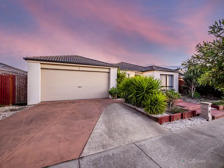 3 Ogle Way, Cranbourne North VIC 3977