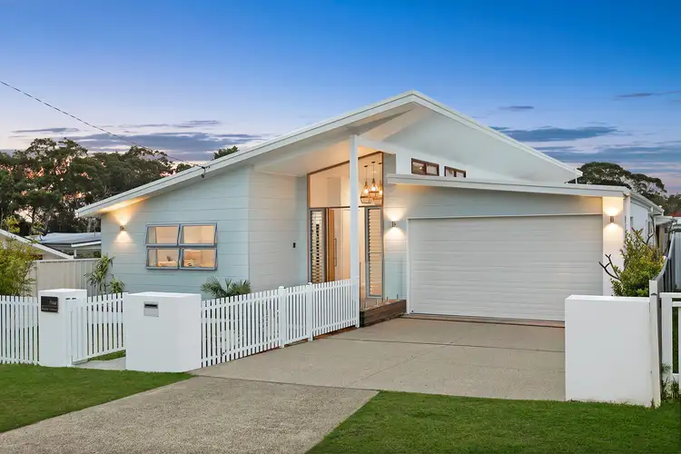 4 Altona Avenue, Bateau Bay NSW 2261