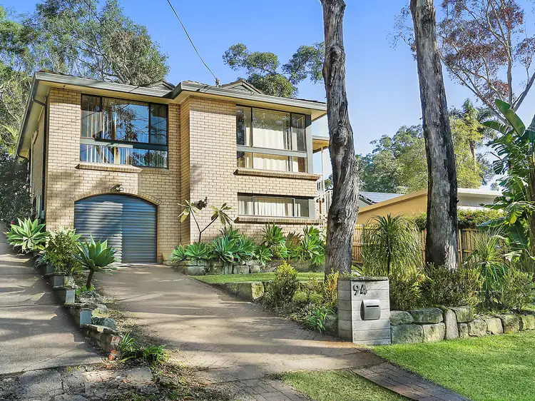 94 Bignell Street, Illawong NSW 2234