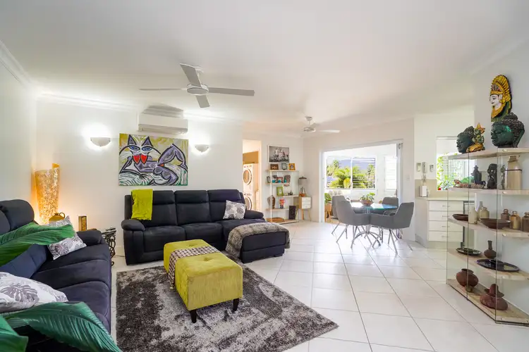 819/2-10 Greenslopes Street, Cairns North QLD 4870