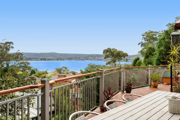 3 Omaru Close, Green Point NSW 2251