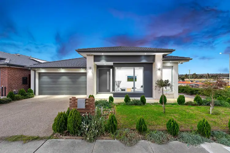 70 Rossiter Retreat, Cranbourne North VIC 3977