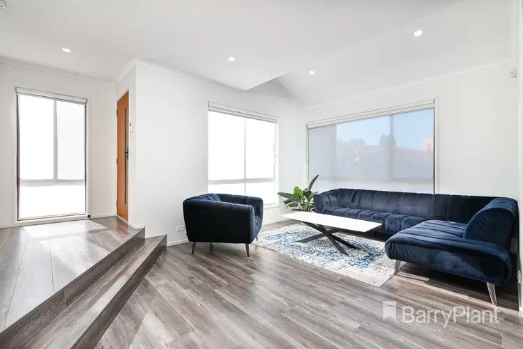 Fifth view of Homely house listing, 6 Clematis Court, Meadow Heights VIC 3048