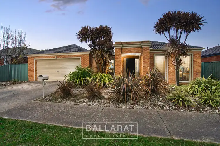 59 Faversham Avenue, Lake Gardens VIC 3355
