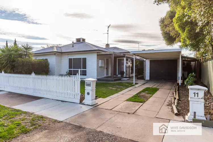 11 Searle Street, Horsham VIC 3400