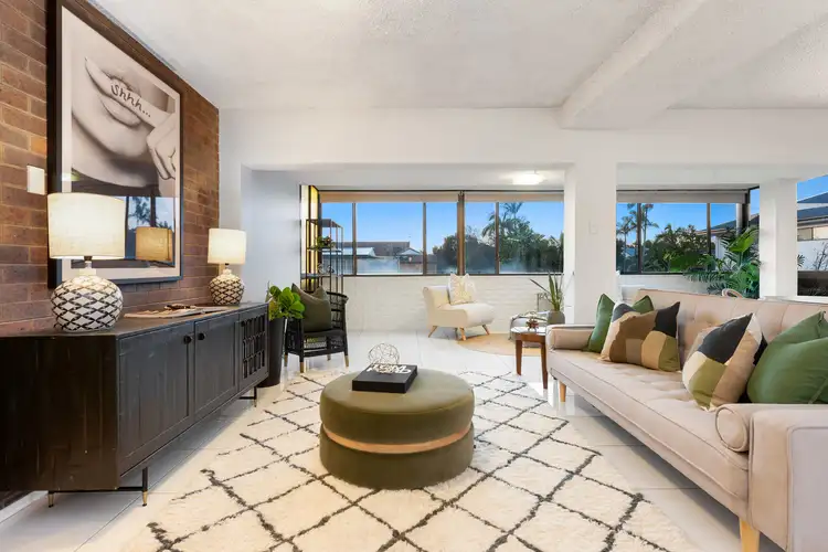 2/108 Cavendish Road, Coorparoo QLD 4151