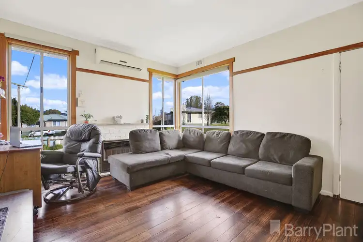 Fifth view of Homely house listing, 8 Mckindlay Street, Drouin VIC 3818