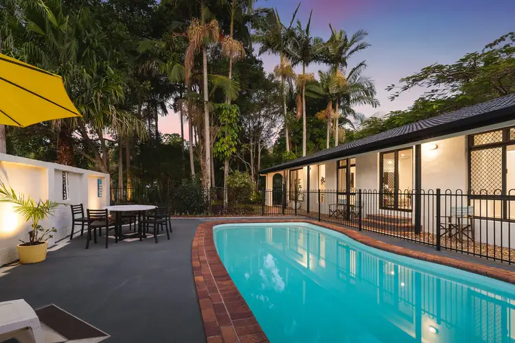 27 Bulgoon Crescent, Ocean Shores NSW 2483