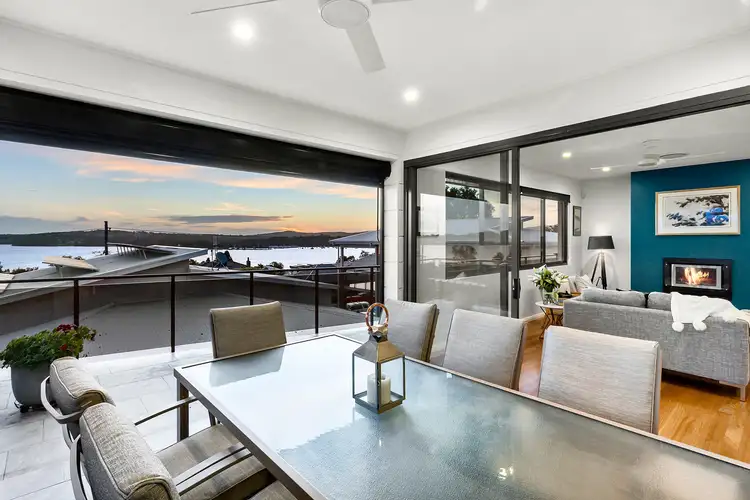 6 Joseph Palmer Close, Speers Point NSW 2284