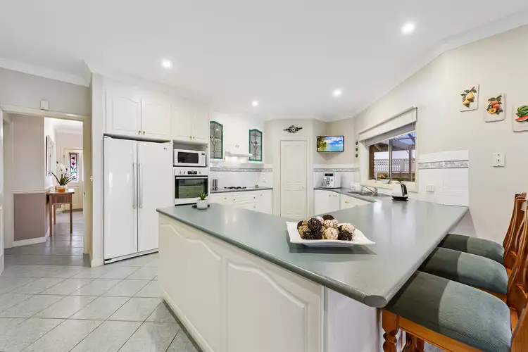 Sixth view of Homely house listing, 3 Aikshaw Close, Hillside VIC 3037