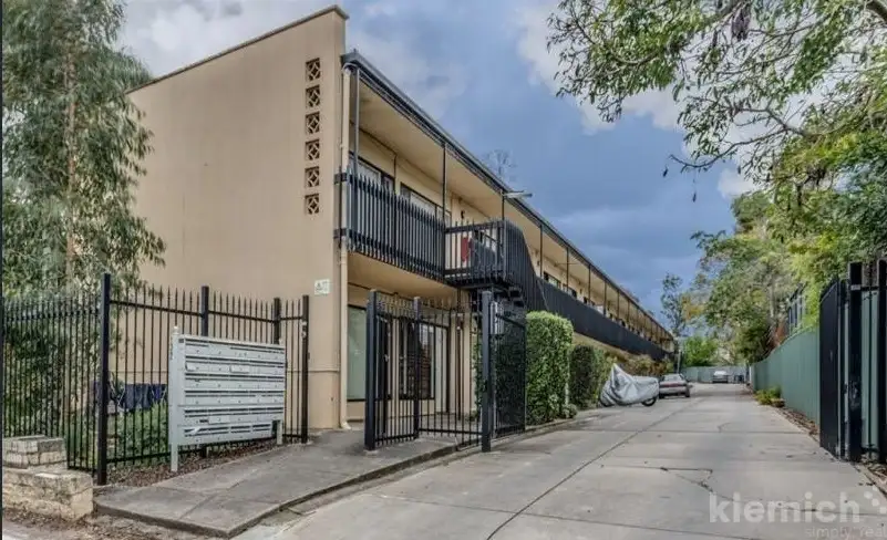 Main view of Homely unit listing, 1/132 Conyngham Street, Glenunga SA 5064