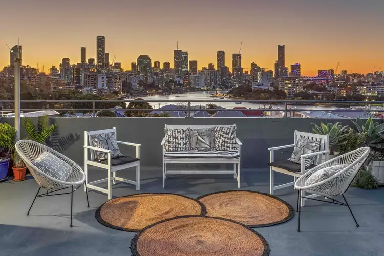 10/12 Hanworth Street, East Brisbane QLD 4169