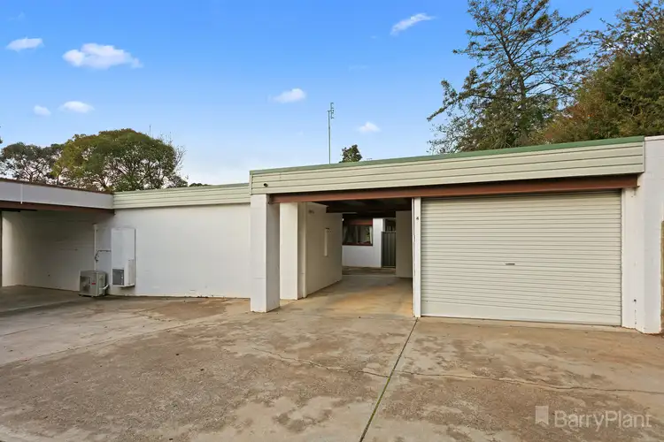 4/12 Harpin Street, Strathdale VIC 3550