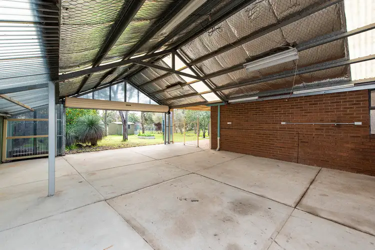 Fourth view of Homely house listing, 5 Sapphire Court, Mount Richon WA 6112