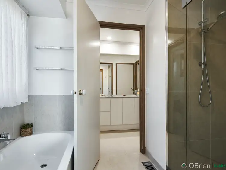 Sixth view of Homely house listing, 4 Phillips Court, Drouin VIC 3818