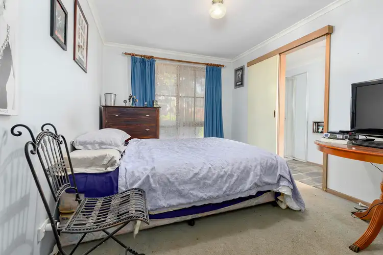 Fifth view of Homely house listing, 2 Naroo Place, Frankston VIC 3199