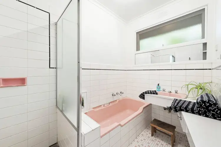 Sixth view of Homely apartment listing, 2/138 Mitford Street, Elwood VIC 3184