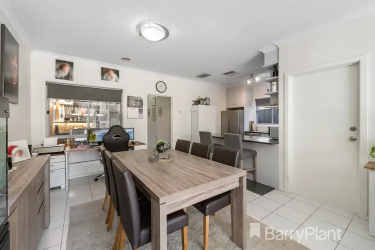Fifth view of Homely unit listing, 2/7 Gascoyne Way, Truganina VIC 3029