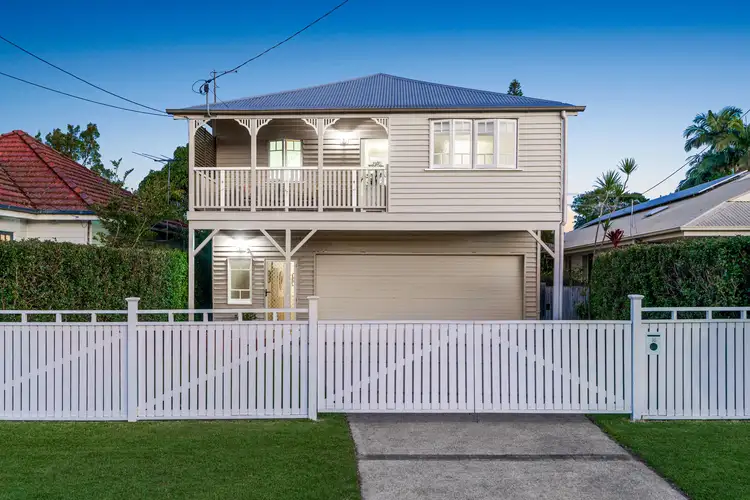 16 Pansy Street, Wynnum QLD 4178