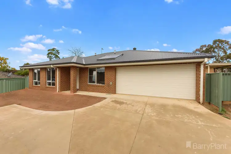 2/83 Reservoir Road, Strathdale VIC 3550