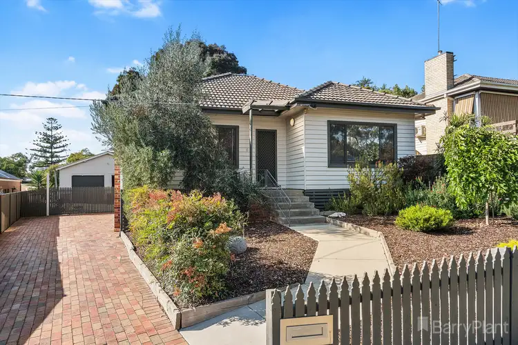 6 Leigh Avenue, Kennington VIC 3550