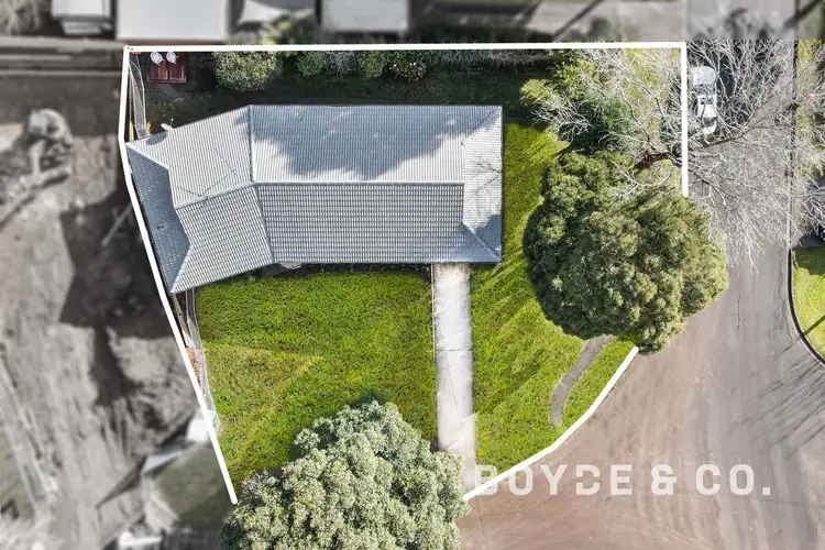 Second view of Homely house listing, 2 McDonald Street, Drouin VIC 3818