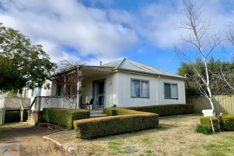 30 Kearneys Drive, Orange NSW 2800