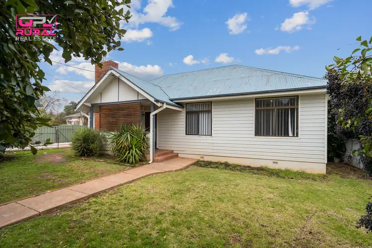 138 Kitchener Road, Temora NSW 2666
