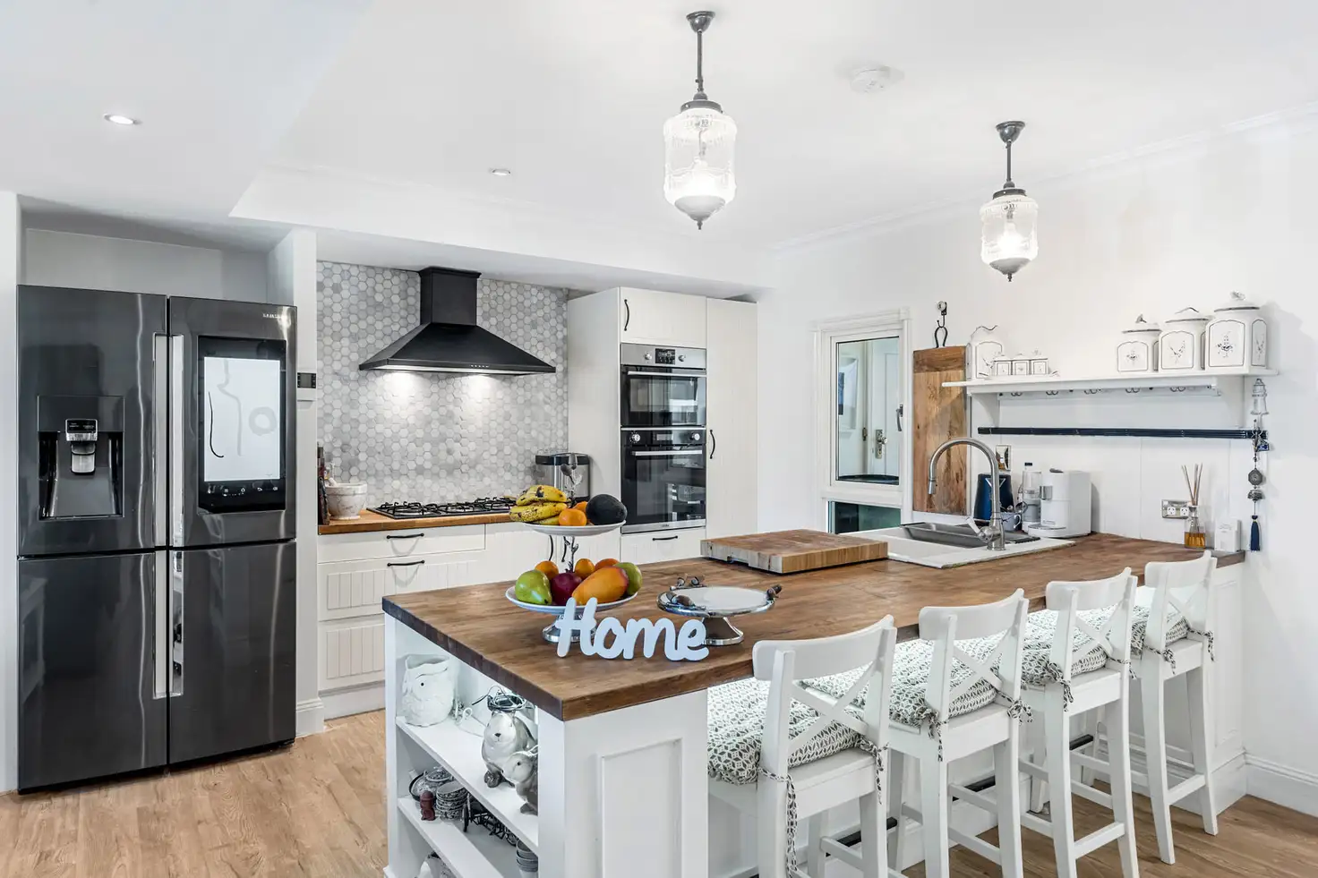 Main view of Homely house listing, 1 Pigeon Court, Birkdale QLD 4159