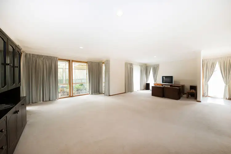 Fifth view of Homely house listing, 10 Fred Lane Crescent, Gordon ACT 2906
