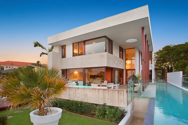 102 Amalfi Drive, Isle Of Capri QLD 4217