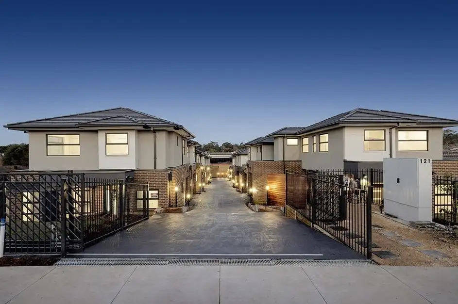 Main view of Homely townhouse listing, 5/121-123 Lindrum Road, Frankston VIC 3199