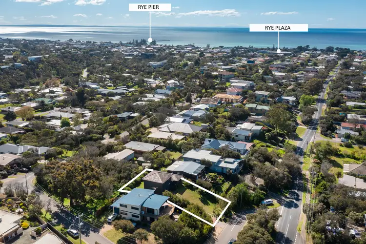 92 Weeroona Street, Rye VIC 3941