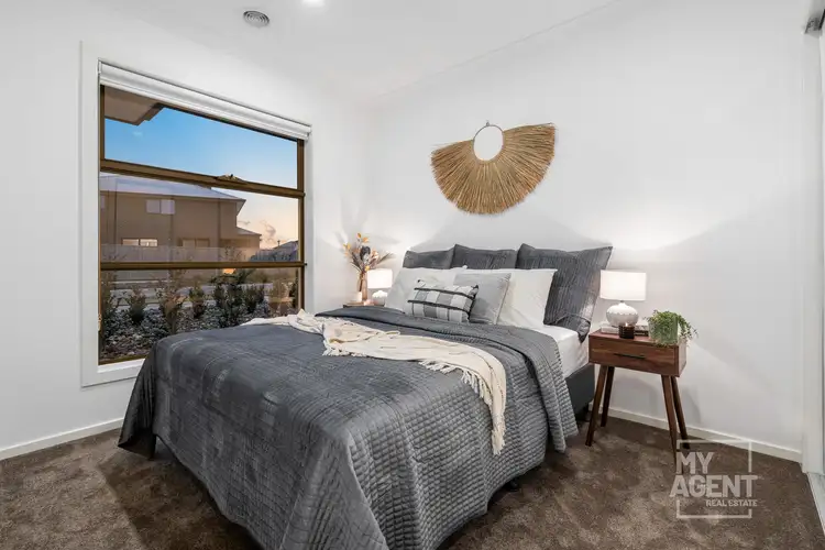 Fifth view of Homely house listing, 40 Pinnacle Chase, Beveridge VIC 3753